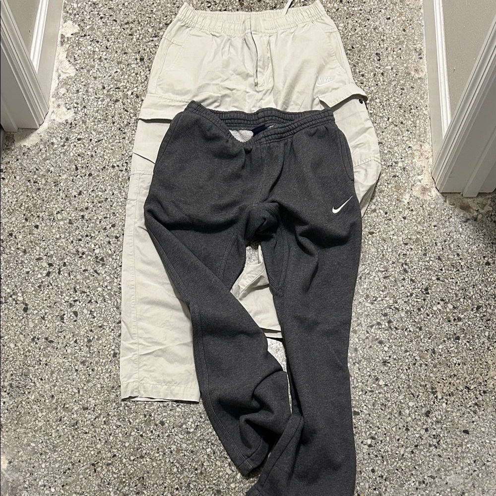 2 men’s Nike Pants